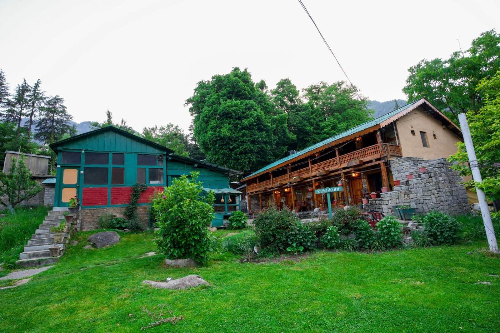 Mudhouse Old Manali Bed & Breakfast Exterior photo